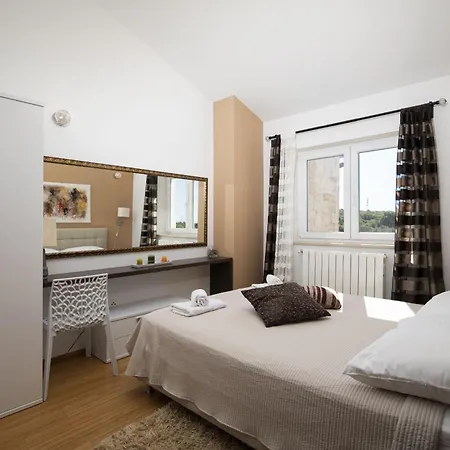 Villa Mason With Heated Pool And Mini Wellness