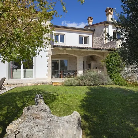 Villa Mason With Heated Pool And Mini Wellness