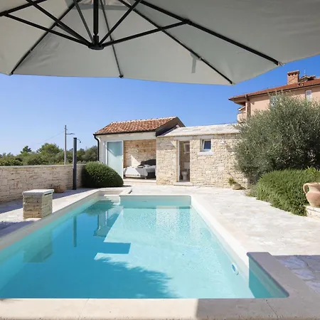 Mason With Heated Pool And Mini Wellness * Rovinjsko Selo