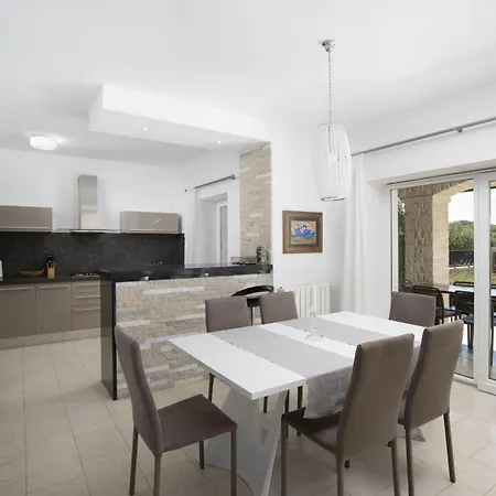 Villa Mason With Heated Pool And Mini Wellness Rovinjsko Selo