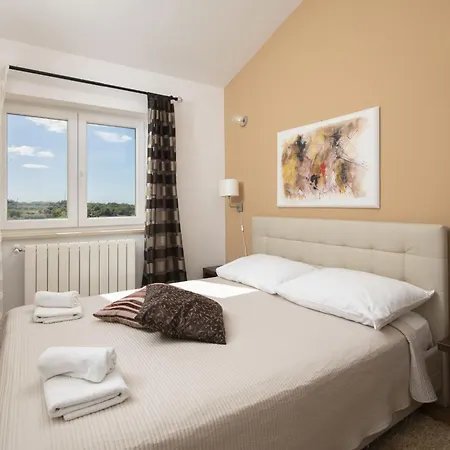 Villa Mason With Heated Pool And Mini Wellness