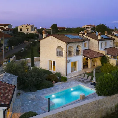 Mason With Heated Pool And Mini Wellness *