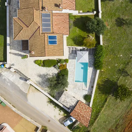 Mason With Heated Pool And Mini Wellness Villa