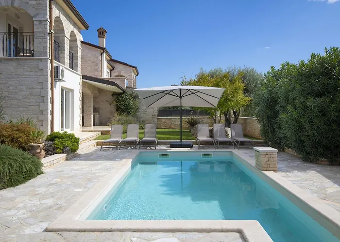 Villa Mason With Heated Pool And Mini Wellness