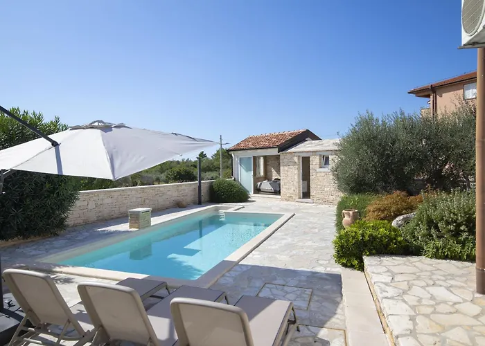 Mason With Heated Pool And Mini Wellness Rovinjsko Selo