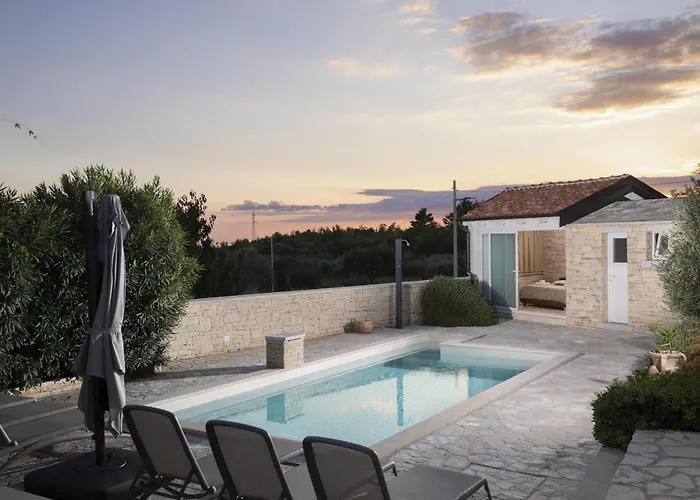 Mason With Heated Pool And Mini Wellness Villa Rovinjsko Selo