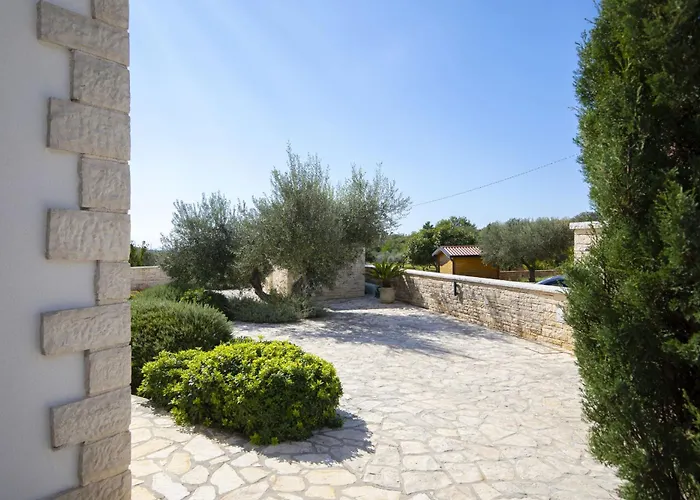 Villa Mason With Heated Pool And Mini Wellness Rovinjsko Selo