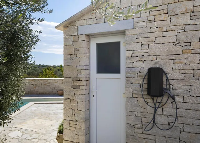 Villa Mason With Heated Pool And Mini Wellness Rovinjsko Selo