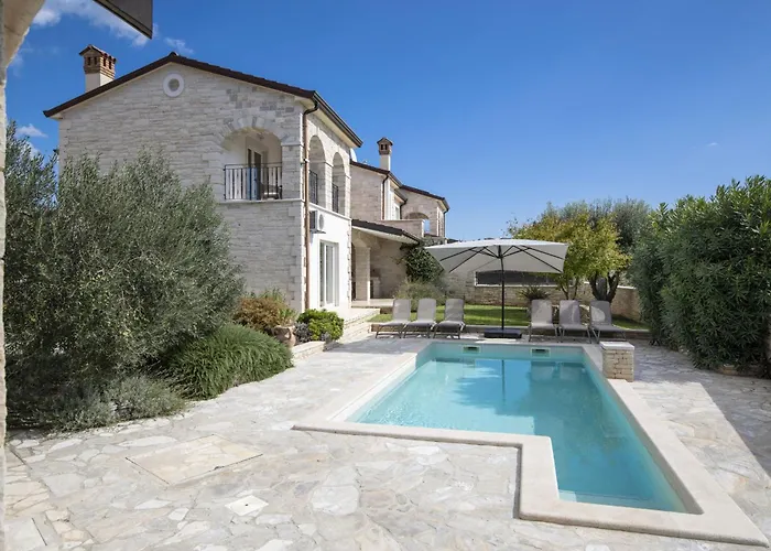 Mason With Heated Pool And Mini Wellness Rovinjsko Selo