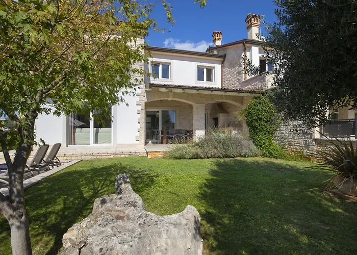 Villa Mason With Heated Pool And Mini Wellness
