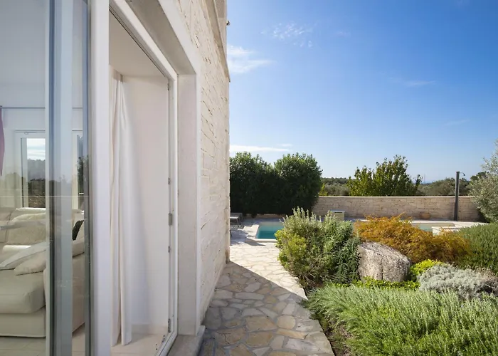 Mason With Heated Pool And Mini Wellness