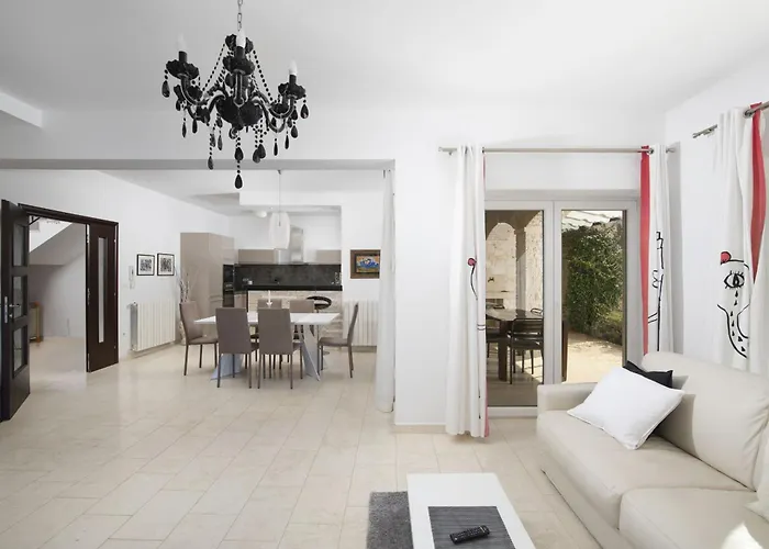 Villa Mason With Heated Pool And Mini Wellness Rovinjsko Selo