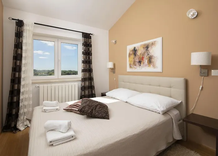 Villa Mason With Heated Pool And Mini Wellness