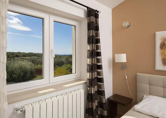 Villa Mason With Heated Pool And Mini Wellness