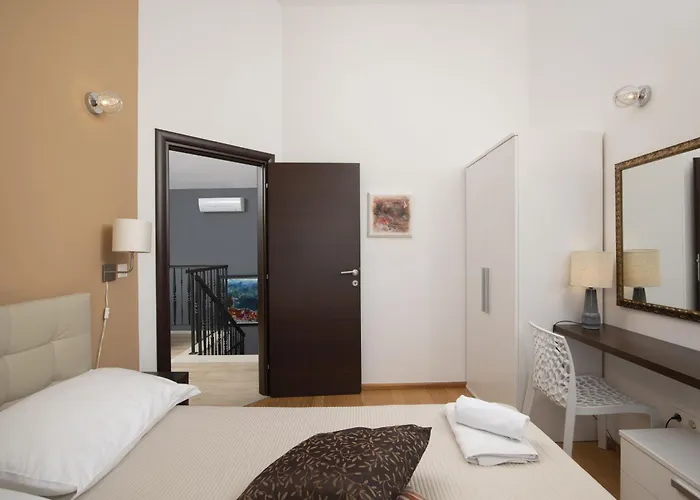 Mason With Heated Pool And Mini Wellness *