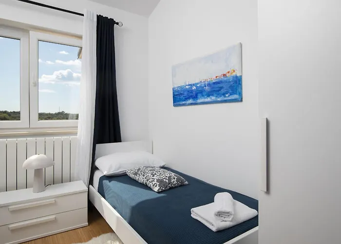 Mason With Heated Pool And Mini Wellness Villa