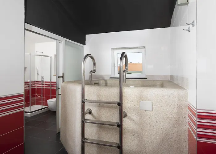 Villa Mason With Heated Pool And Mini Wellness