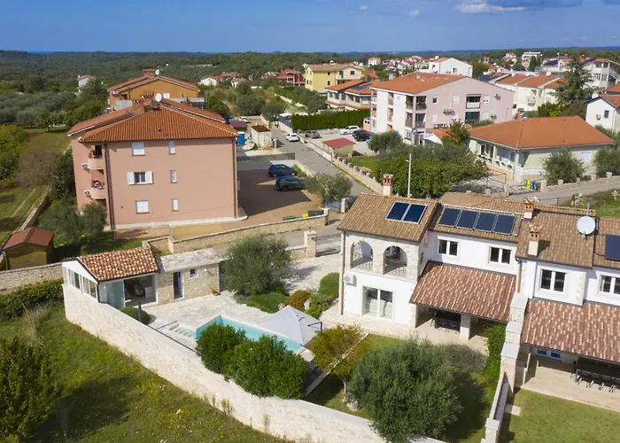 Mason With Heated Pool And Mini Wellness Villa Rovinjsko Selo
